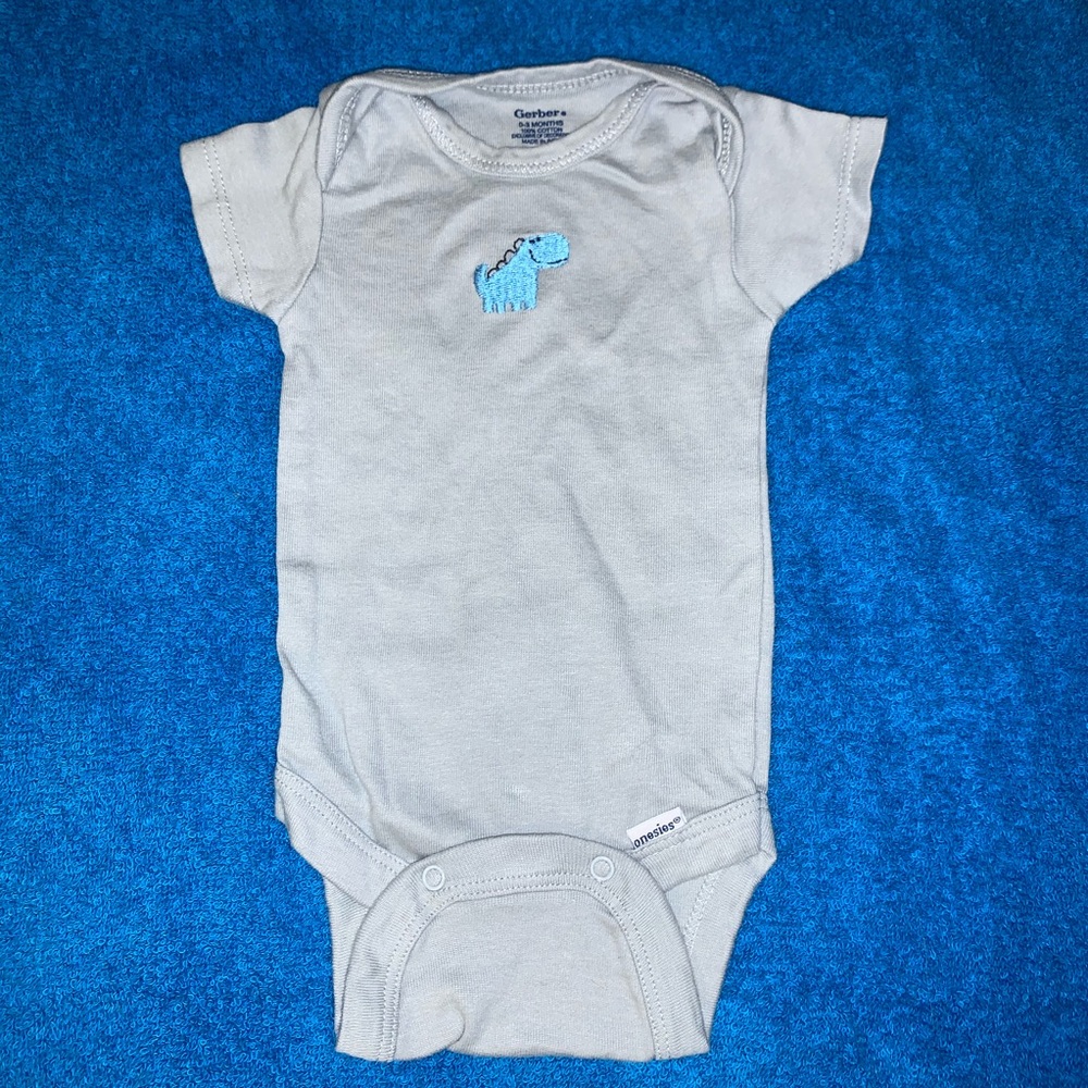 2 for $10 ‼️ 0-3 month gray short sleeved onesie